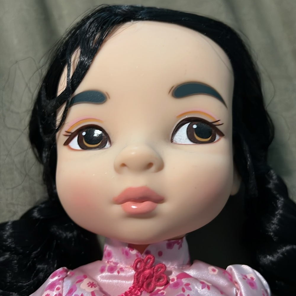 Disney Store Animator Mulan Doll, like new - Picture 3 of 4